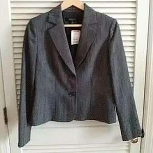 Suit: Blazer and skirt